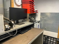 Partij gereedschap en werkplaatsmeubilair - afbeelding 2 van  13