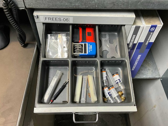 Partij gereedschap en werkplaatsmeubilair - afbeelding 7 van  13