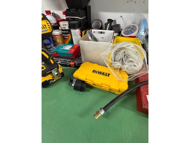 Partij gereedschap, ijzerwaren en verbruiksmiddelen - afbeelding 7 van  13