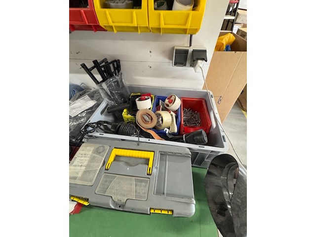 Partij gereedschap, ijzerwaren en verbruiksmiddelen - afbeelding 10 van  13