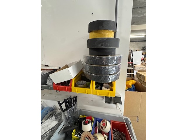 Partij gereedschap, ijzerwaren en verbruiksmiddelen - afbeelding 11 van  13