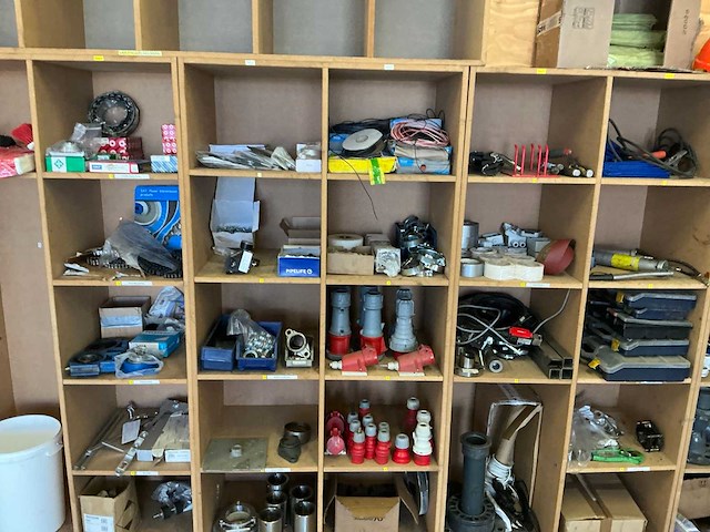 Partij gereedschap, machine onderdelen etcetera - afbeelding 2 van  22