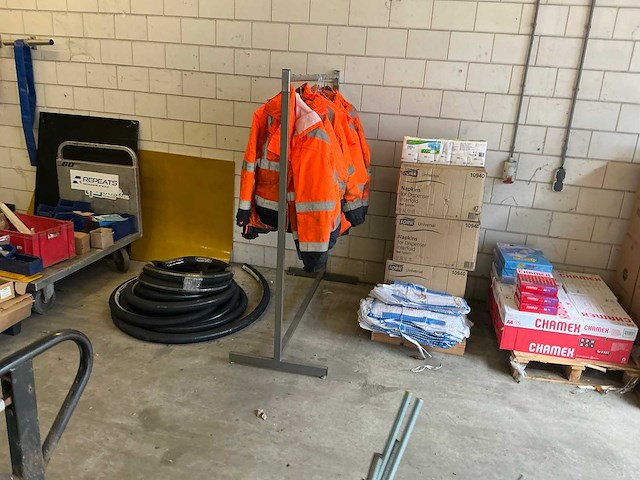 Partij gereedschap, machine onderdelen etcetera - afbeelding 8 van  11