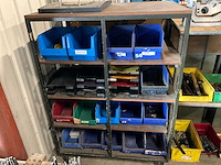 Partij gereedschap met stelling - afbeelding 2 van  9