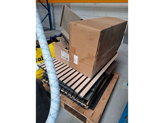 Partij gereedschap, tape, etc. - afbeelding 7 van  15