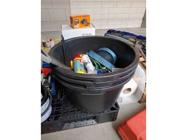 Partij gereedschap, tape, etc. - afbeelding 12 van  15