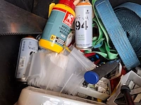 Partij gereedschap, tape, etc. - afbeelding 15 van  15
