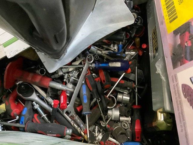 Partij gereedschap uit td ruimte - afbeelding 2 van  15