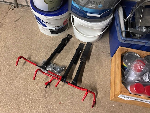 Partij gereedschap, verf en luchthaspels - afbeelding 6 van  8