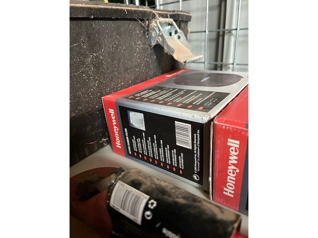 Partij gereedschap w.o. werkplaatskachel, carbon filter w.o. honeywell, einhell - afbeelding 9 van  9