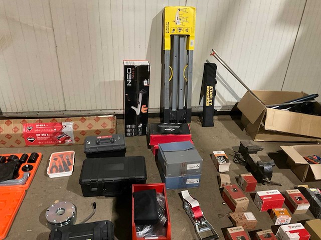 Partij gereedschap - afbeelding 16 van  17