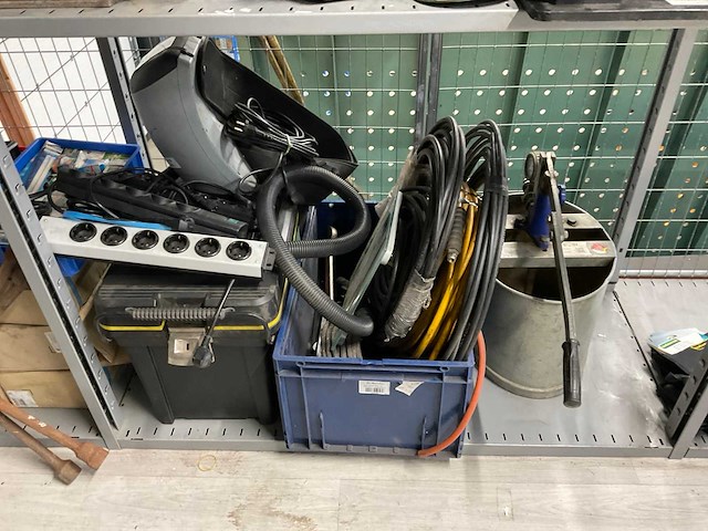 Partij gereedschappen en toebehoren - afbeelding 4 van  7