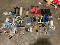 Partij gereedschappen en toebehoren - afbeelding 1 van  10
