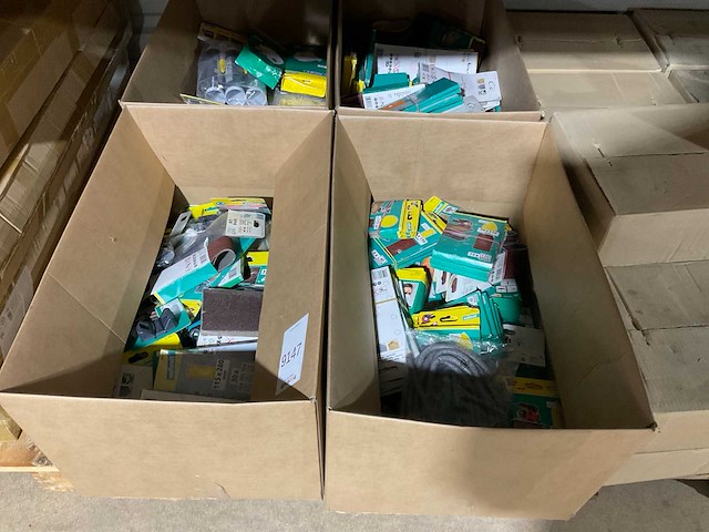 Partij gereedschappen en verbruiksmiddelen - afbeelding 1 van  5