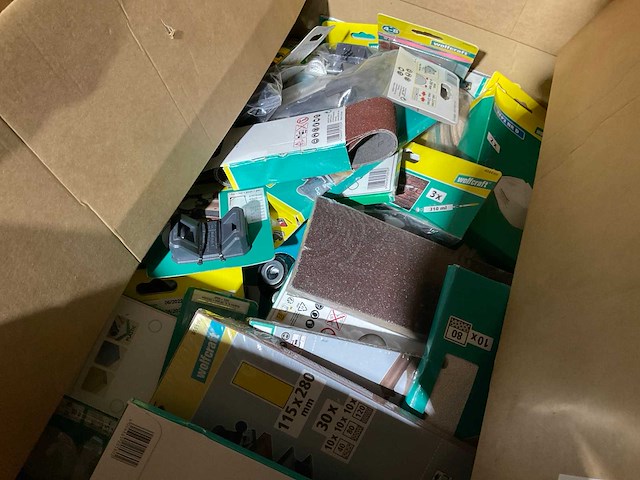 Partij gereedschappen en verbruiksmiddelen - afbeelding 2 van  5