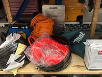 Partij gereedschappen, kabels en werkplaatsbenodigdheden w.o. louis, vacmaster, makita