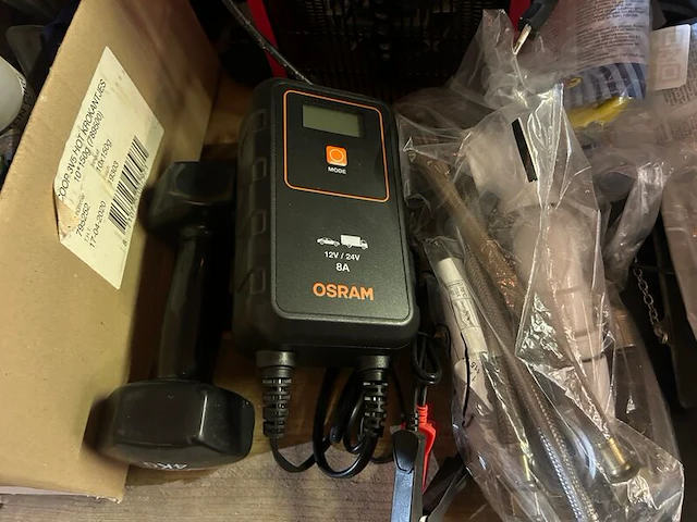 Partij gereedschappen, keukenmessen en diversen w.o. delonghi, osram, innox - afbeelding 2 van  14