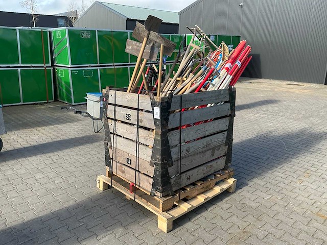 Partij gereedschappen - afbeelding 1 van  12