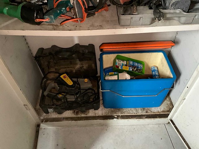 Partij gereedschappen - afbeelding 2 van  3
