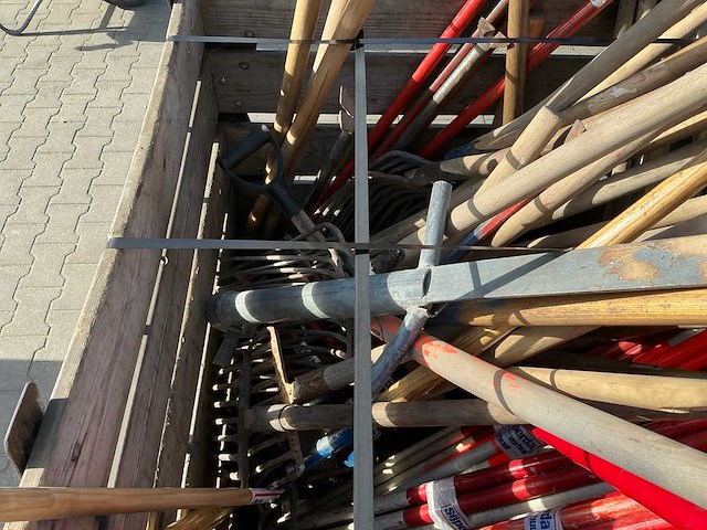 Partij gereedschappen - afbeelding 11 van  12