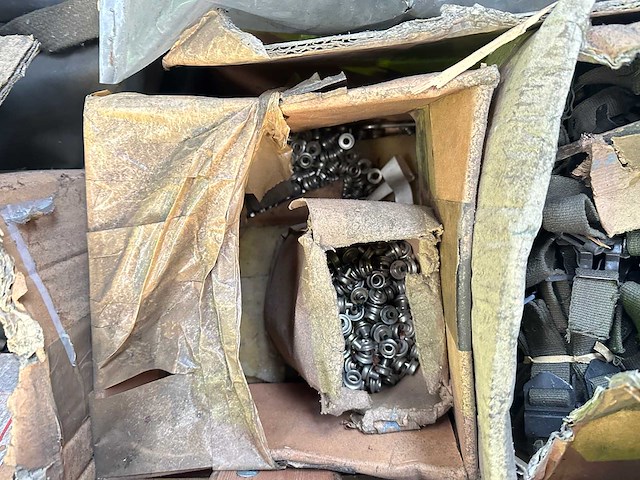 Partij gespen en helmbanden - afbeelding 4 van  7