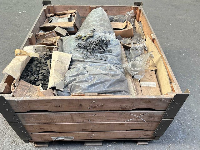 Partij gespen en helmbanden - afbeelding 6 van  7