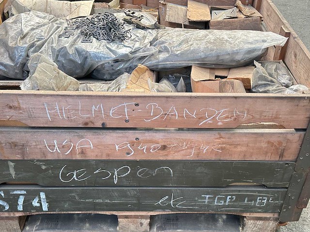 Partij gespen en helmbanden - afbeelding 7 van  7