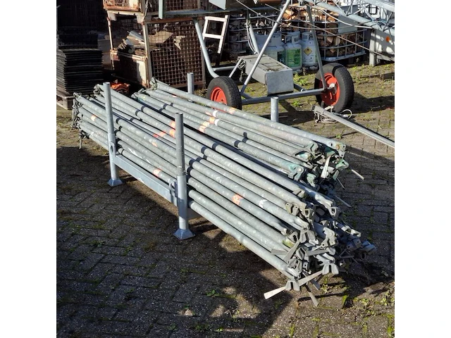 Partij geveldiagonalen, layher, allround, in transportbok - afbeelding 1 van  6