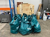 Partij gezaagd kachelhout