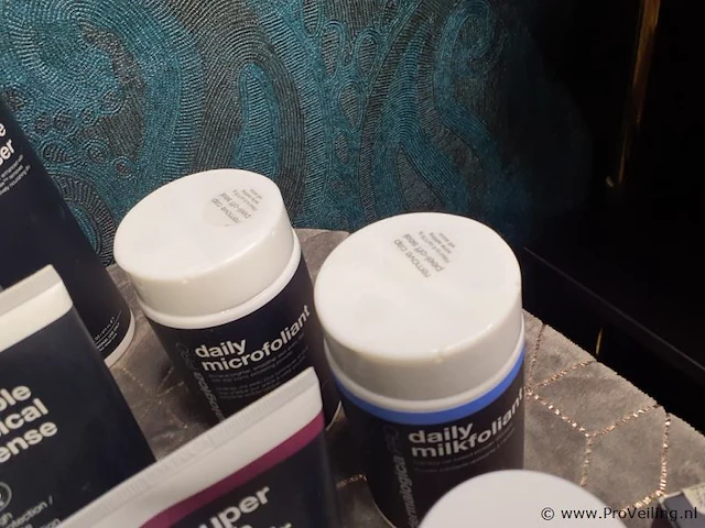 Partij gezichtsverzorgingsproducten o.a. dermalogica pro gezichtsreiniger active clay cleanser - afbeelding 12 van  12