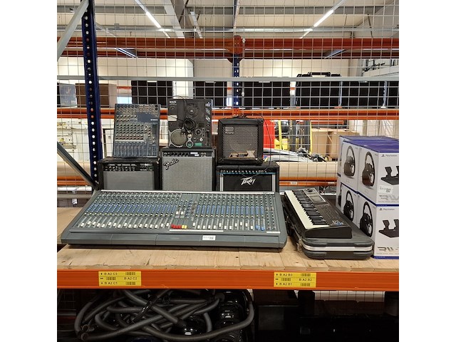 Partij gitaarversterkers en mengpanelen yamaha, fender, roland, cube, tone, blaster, tervey - afbeelding 1 van  17