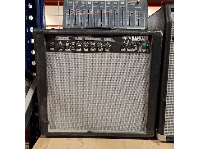Partij gitaarversterkers en mengpanelen yamaha, fender, roland, cube, tone, blaster, tervey - afbeelding 15 van  17