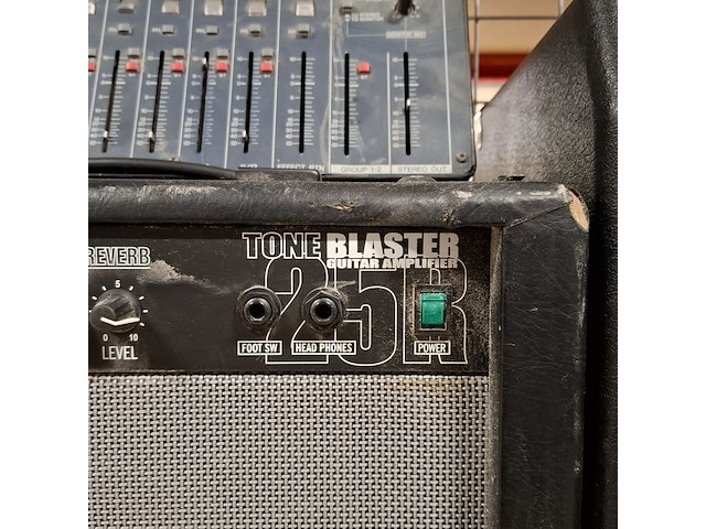 Partij gitaarversterkers en mengpanelen yamaha, fender, roland, cube, tone, blaster, tervey - afbeelding 16 van  17