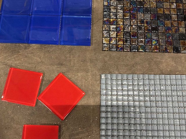 Partij glas mozaïek tegels - 39x pallet - afbeelding 2 van  8