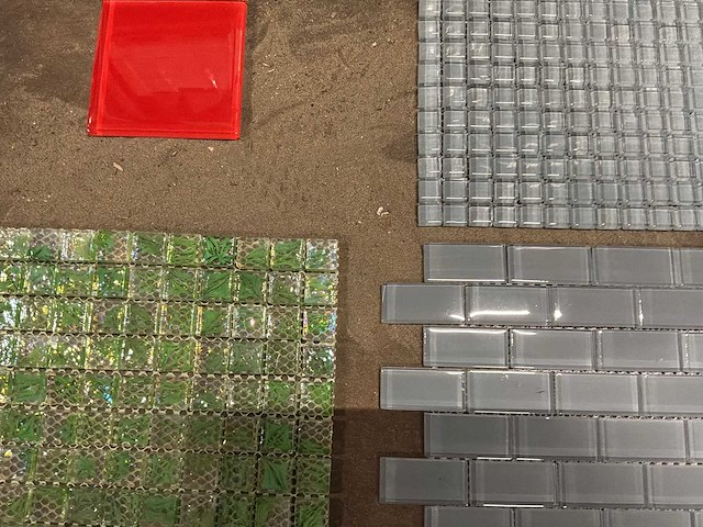 Partij glas mozaïek tegels - 39x pallet - afbeelding 3 van  8