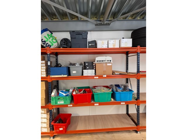 Partij glasvezel installatiemateriaal - afbeelding 1 van  2