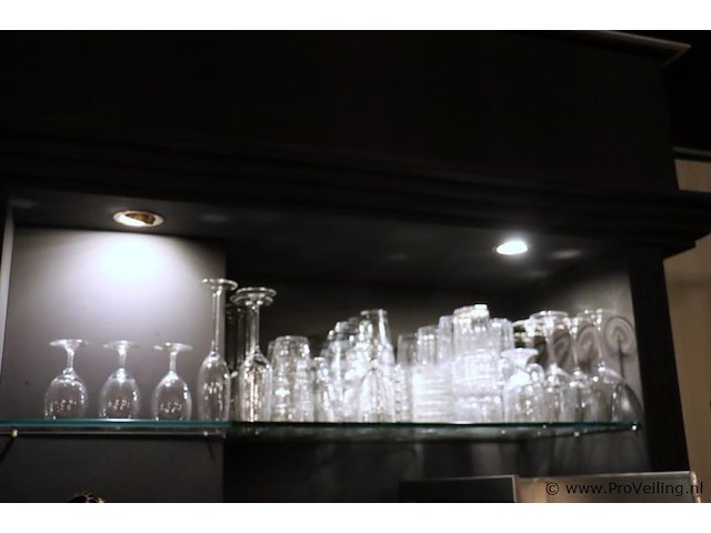 Partij glaswerk o.a. bier & wijnglazen - afbeelding 1 van  3