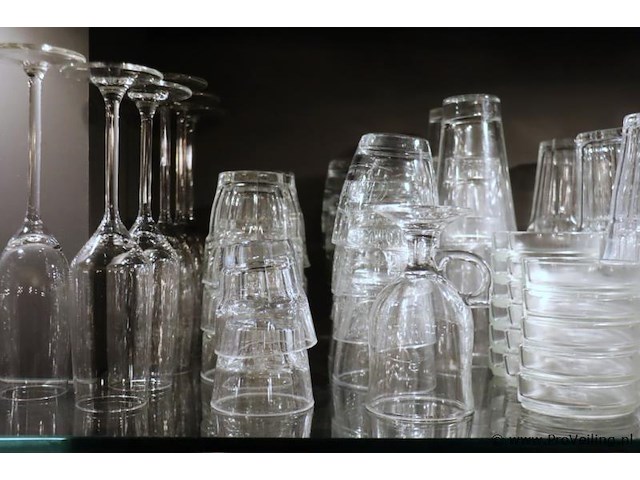 Partij glaswerk o.a. bier & wijnglazen - afbeelding 2 van  3