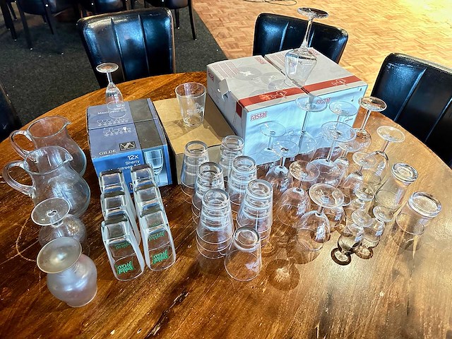 Partij glaswerk - afbeelding 2 van  4