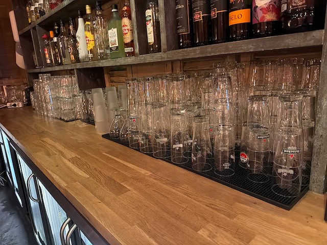 Partij glaswerk - afbeelding 1 van  8