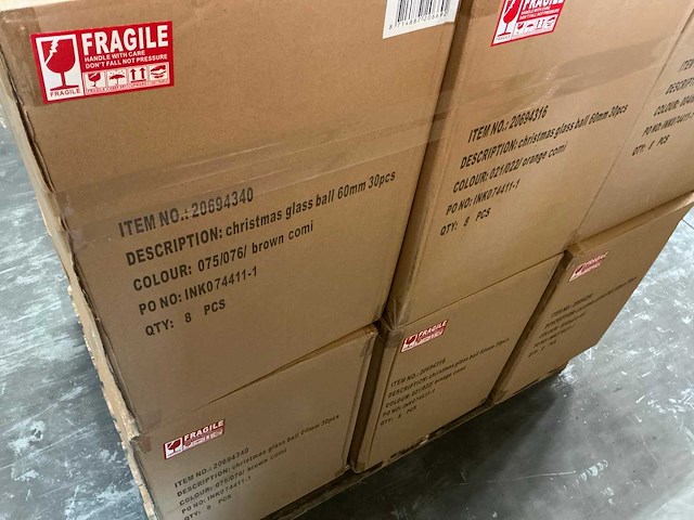 Partij glazen kerstballen 60mm 30/tube (96 tubes) - afbeelding 13 van  16