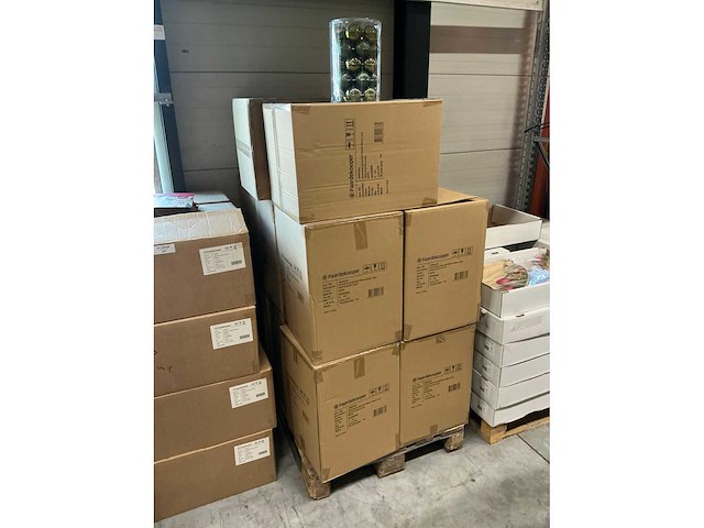 Partij glazen kerstballen 60mm green combi 30/tube (120 tubes) - afbeelding 3 van  4