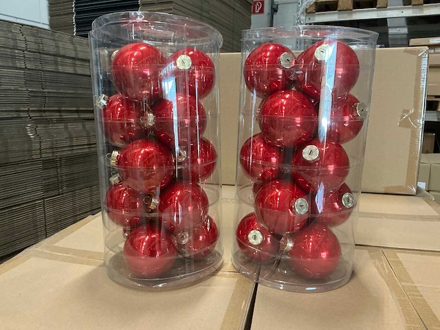 Partij glazen kerstballen 80mm pearl red 15/tube (106 tubes) - afbeelding 1 van  4