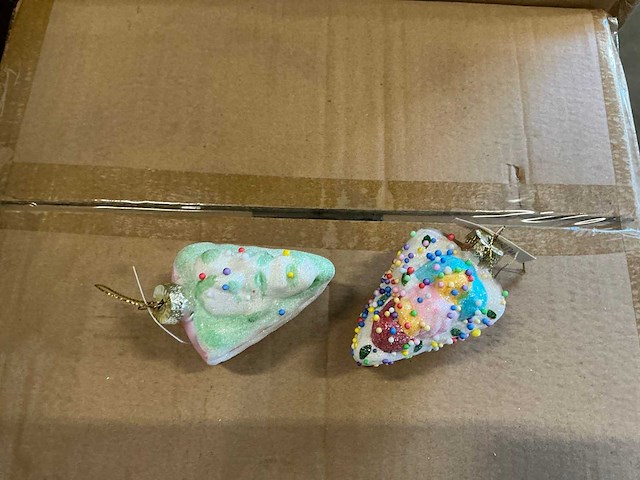 Partij glazen taartpunt kersthangers (120x) - afbeelding 2 van  3