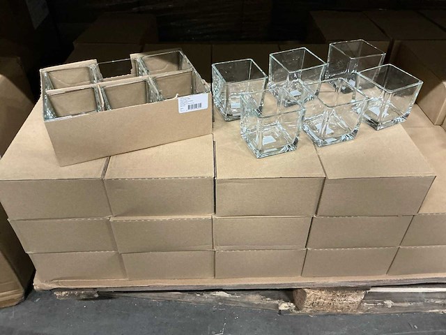 Partij glazen vaasjes 8x8x8cm (360x) - afbeelding 1 van  5