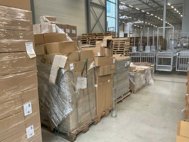 Partij glazen vazen - afbeelding 2 van  9