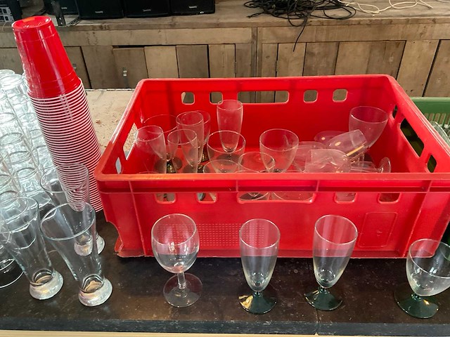 Partij glazen - afbeelding 14 van  14