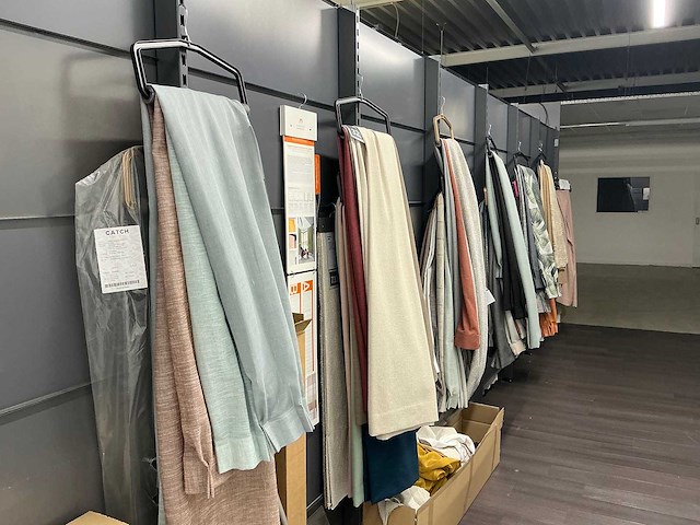 Partij gordijnen - afbeelding 1 van  6