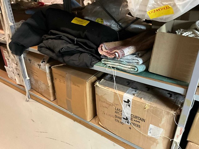 Partij gordijnstof en accessoires - afbeelding 5 van  49