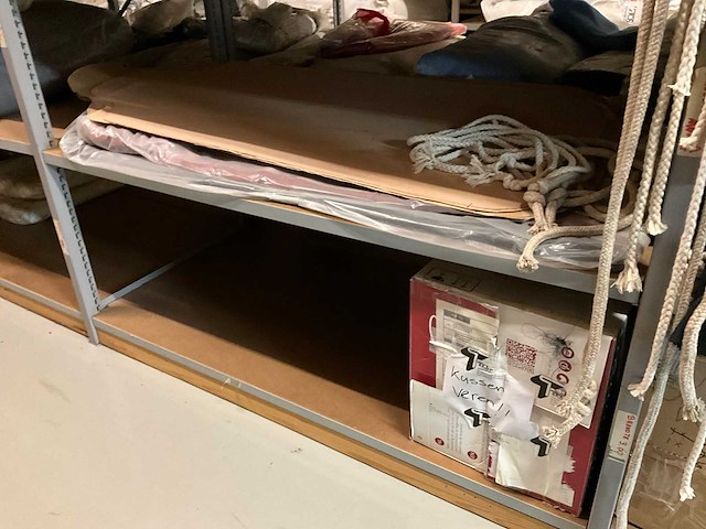 Partij gordijnstof en accessoires - afbeelding 6 van  49